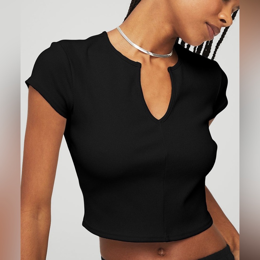 ALO Yoga Ribbed Cropped Savvy Short Sleeve size M